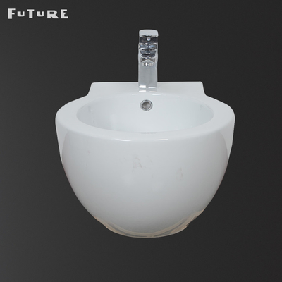 Gravité rinçant de nouveau au bidet de mur