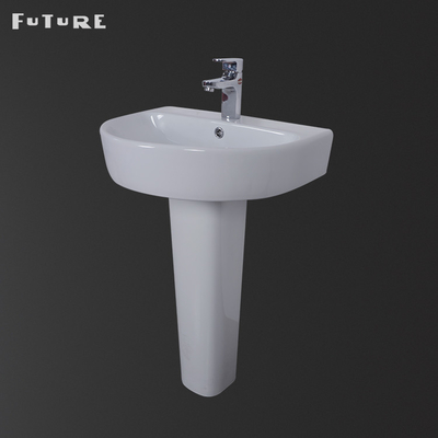 Haute carrée 560mm du lavabo sur pied de salle de bains de trou simple 840mm au loin