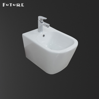 Largeur en céramique antirouille de Hung Bathroom Bidet 360mm de mur pour le marché BRITANNIQUE