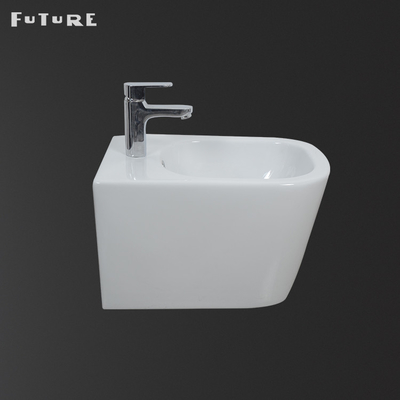 Largeur en céramique antirouille de Hung Bathroom Bidet 360mm de mur pour le marché BRITANNIQUE