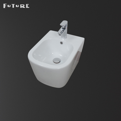 Largeur en céramique antirouille de Hung Bathroom Bidet 360mm de mur pour le marché BRITANNIQUE