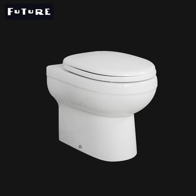 Rinçage du cyclone ISO9001 sans monture de nouveau à la toilette de mur avec le réservoir caché