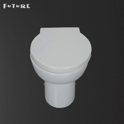 Salle de bains d'économie de l'espace de nouveau à la toilette de mur avec le double bouton affleurant 3L/6L